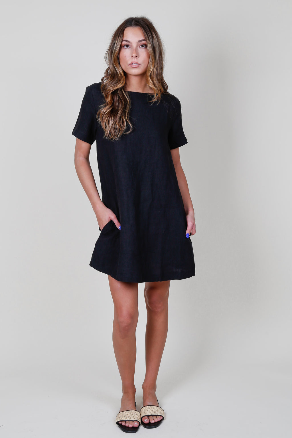 The Izzy Linen Mini Dress - Black