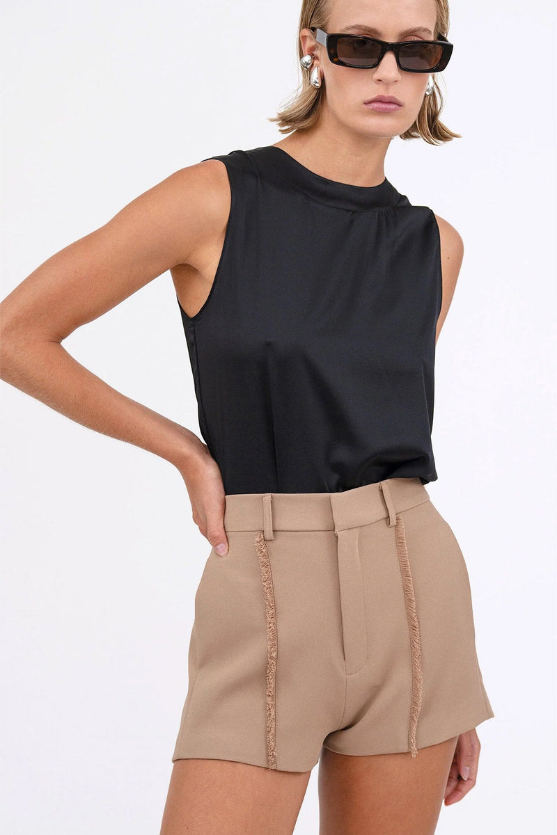 NONCHALANT | Hedda Short - Camel
