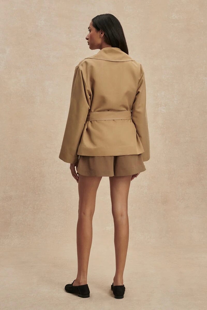 VARLEY | Maddox Short Trench - Light Tan – Scarlet Clothing