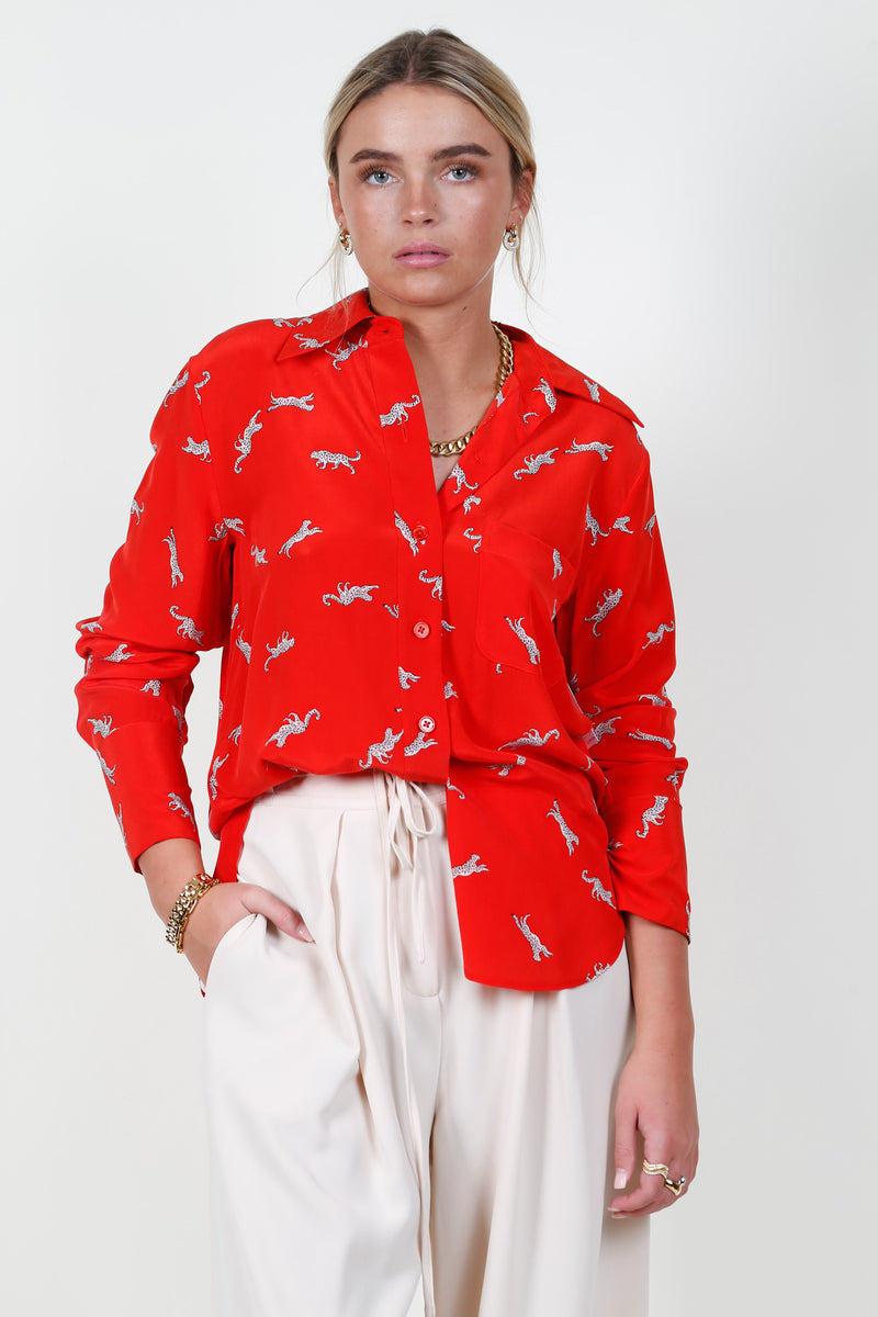 EQUIPMENT |The Quinne Silk Top - Fiery Red